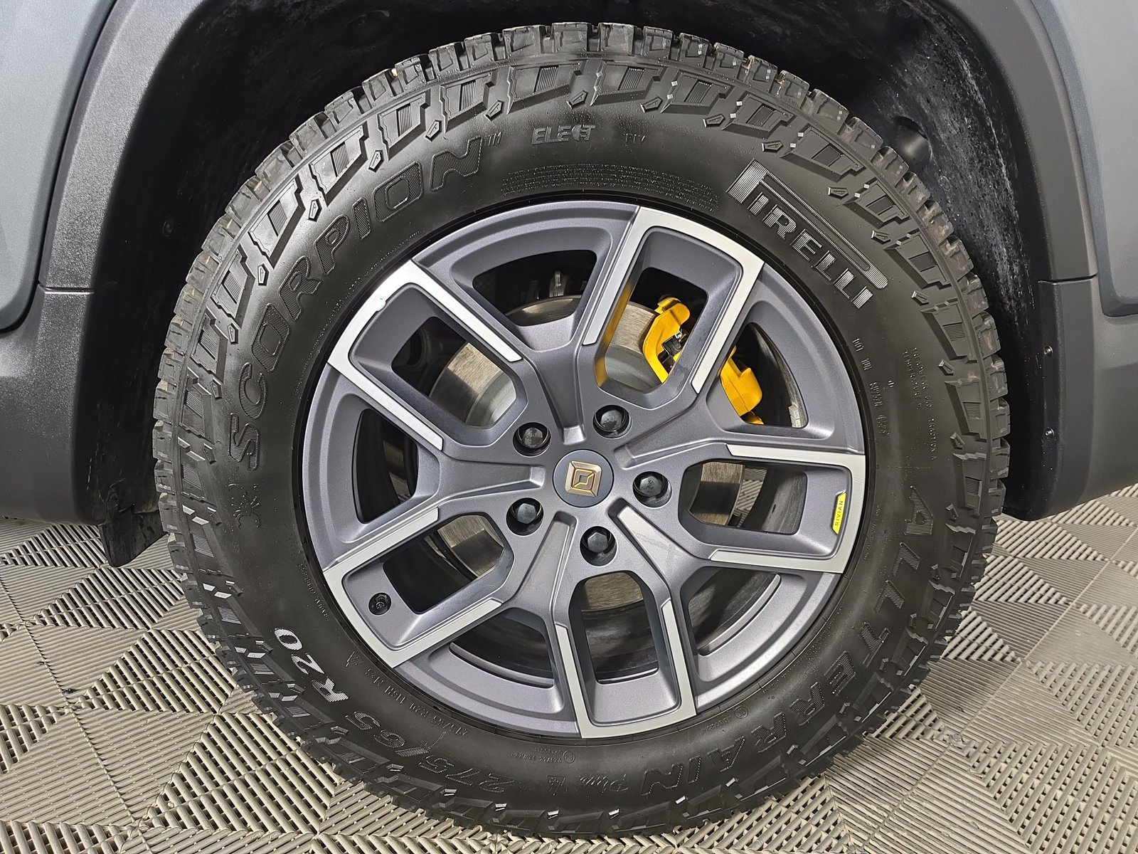 Used 2024 Rivian R1T Adventure Quad AWD/4WD image 10