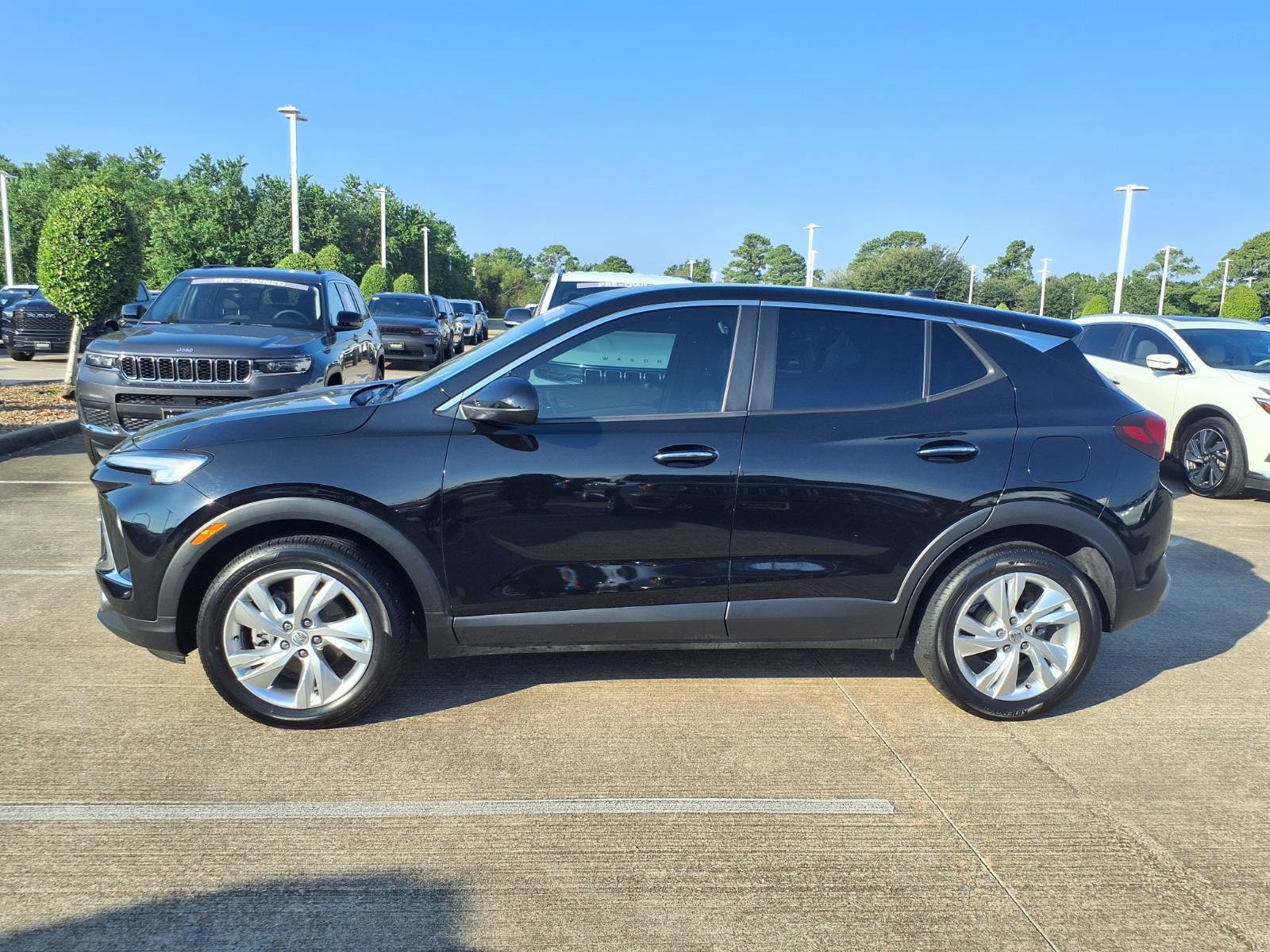 Used 2025 Buick Encore GX Preferred FWD image 10