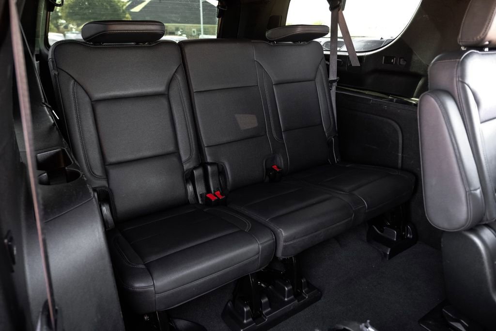 Used 2022 Chevrolet Suburban LT w/ Luxury Package image 43