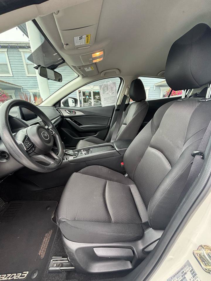 Used 2017 MAZDA MAZDA3 Sport FWD image 9