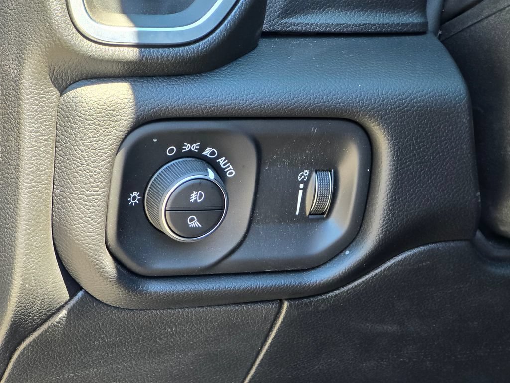 New 2026 RAM 3500 Big Horn AWD/4WD image 34