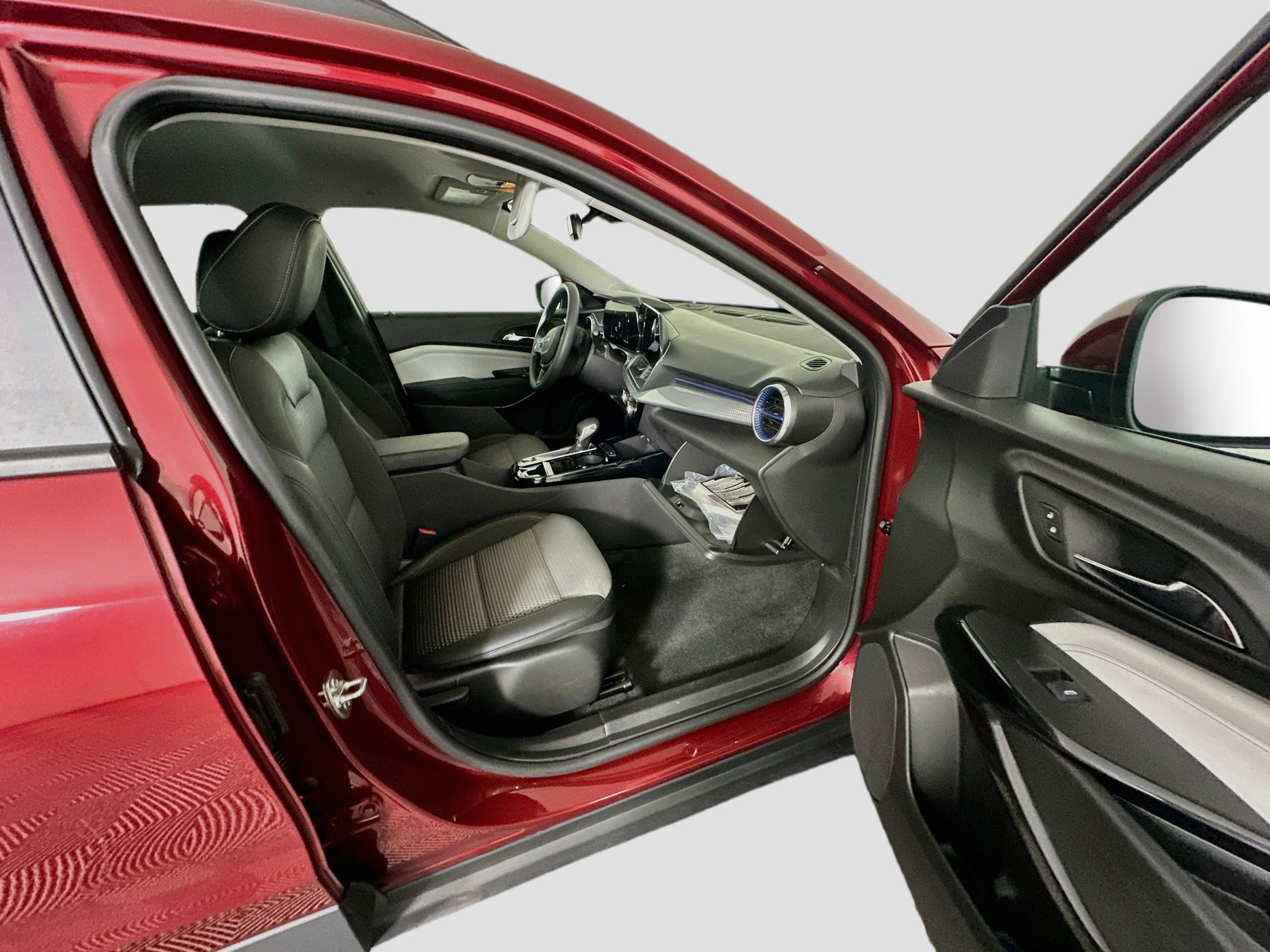 Used 2025 Chevrolet Trax LT FWD image 29