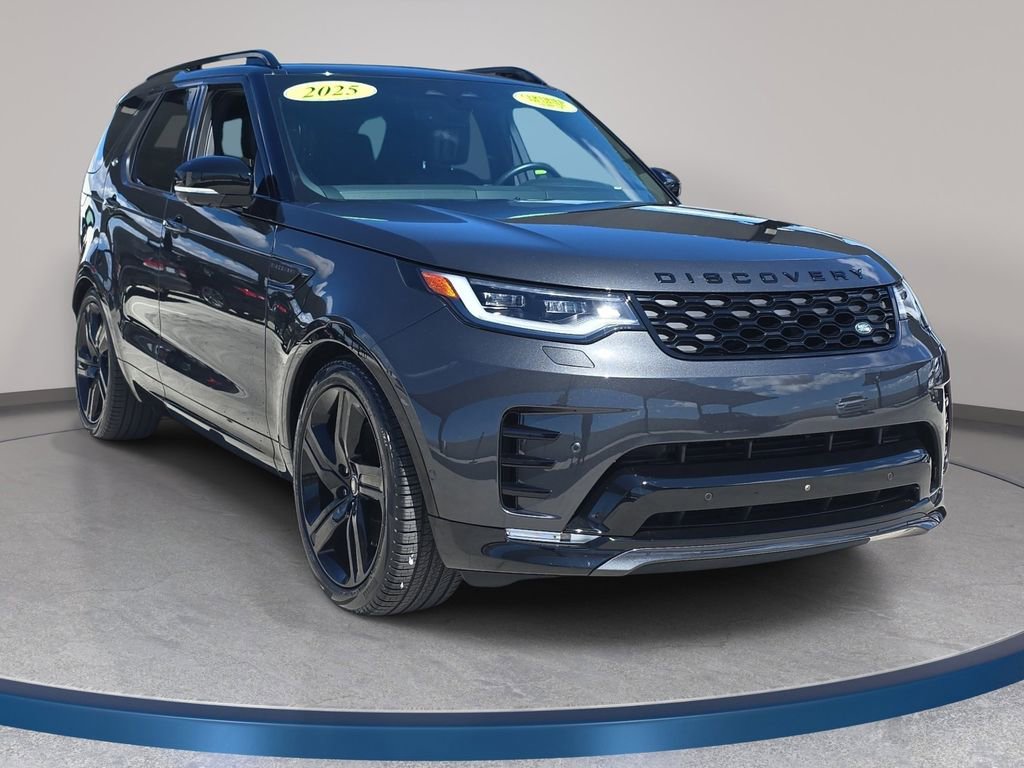 Used 2025 Land Rover Discovery Dynamic SE image 3