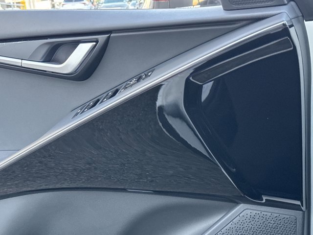 New 2025 Kia Niro EX Touring image 26