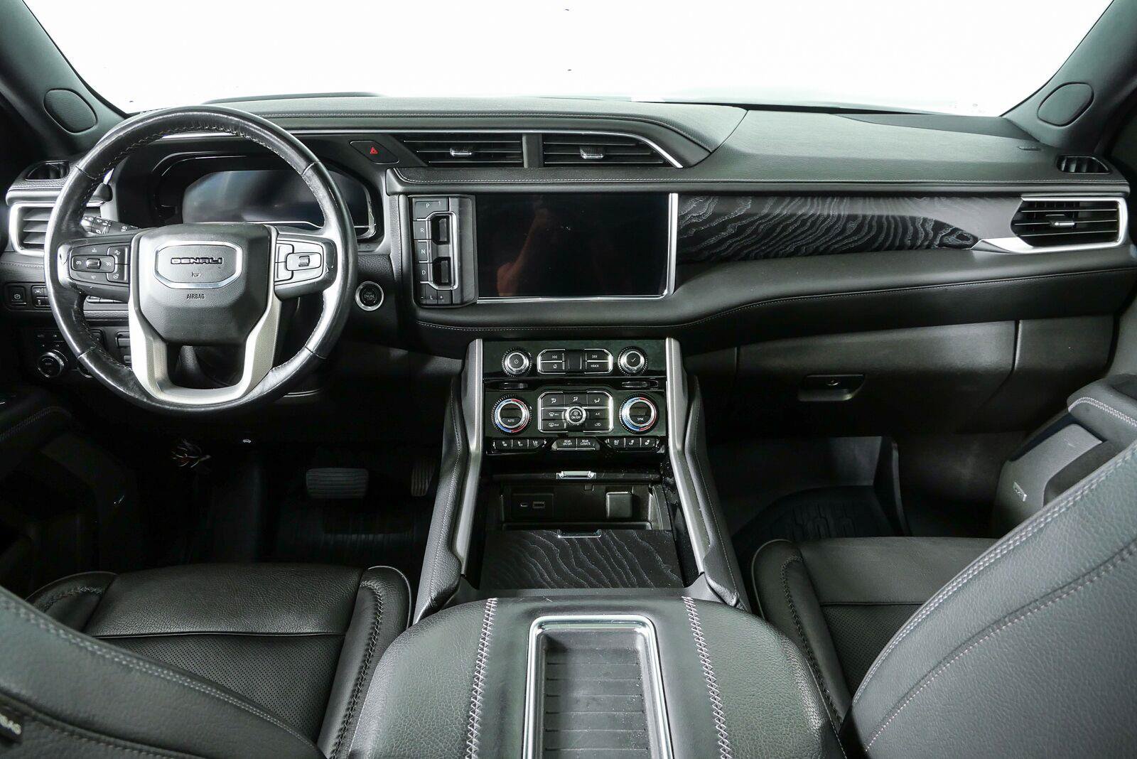 Used 2022 GMC Yukon XL Denali w/ Denali Ultimate Package AWD/4WD image 21