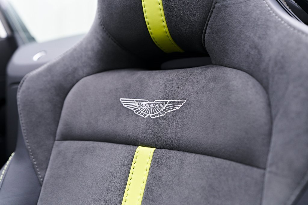 Used 2023 Aston Martin V8 Vantage Roadster image 52