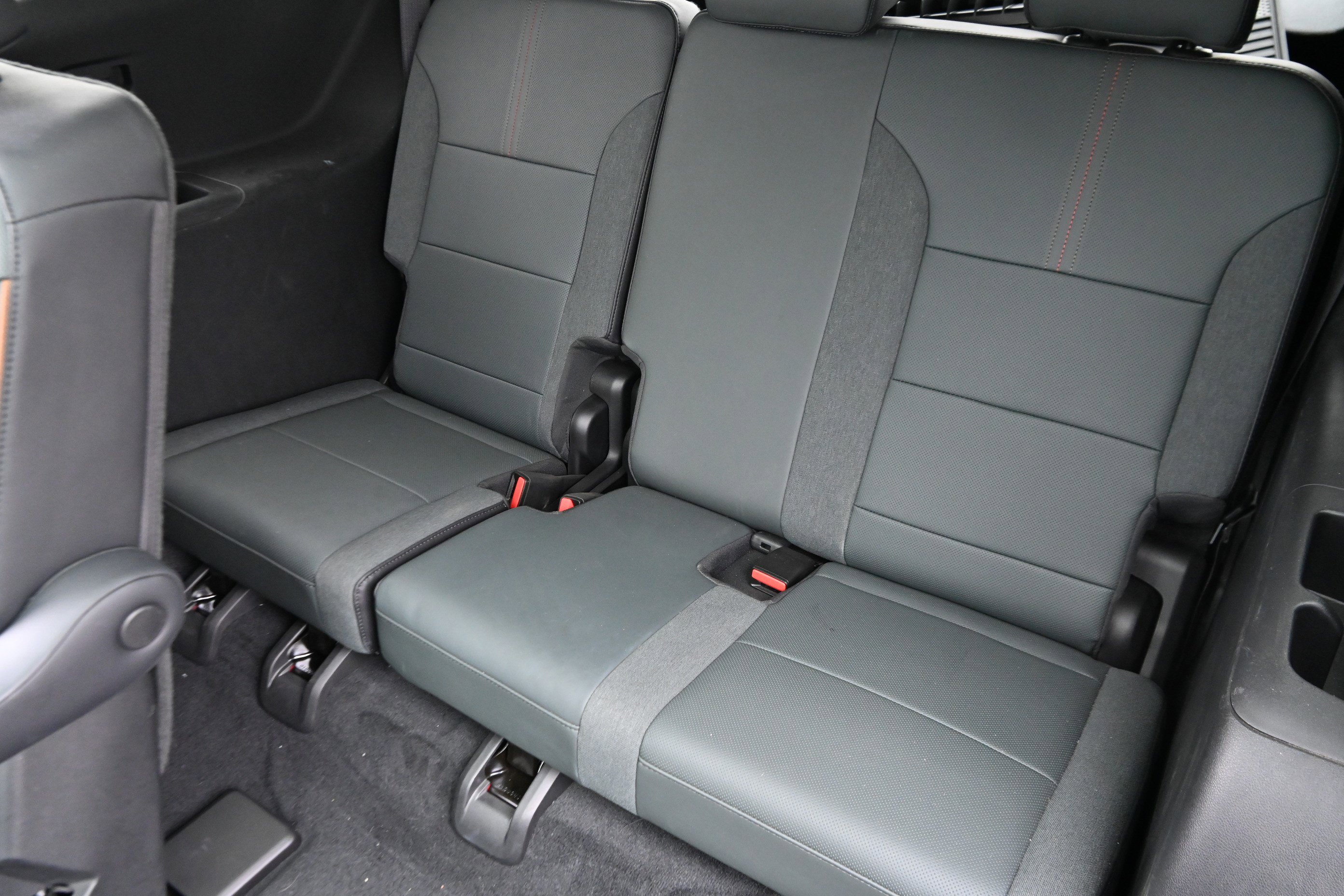 Used 2024 GMC Acadia AT4 w/ Luxury Package image 14
