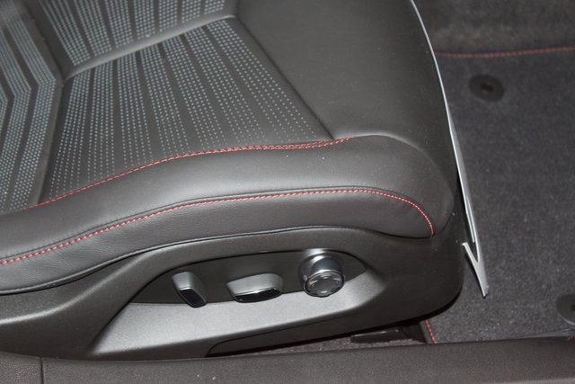 New 2026 Chevrolet Corvette Stingray Premium Conv w/ Chrome Exterior Badge Package image 15