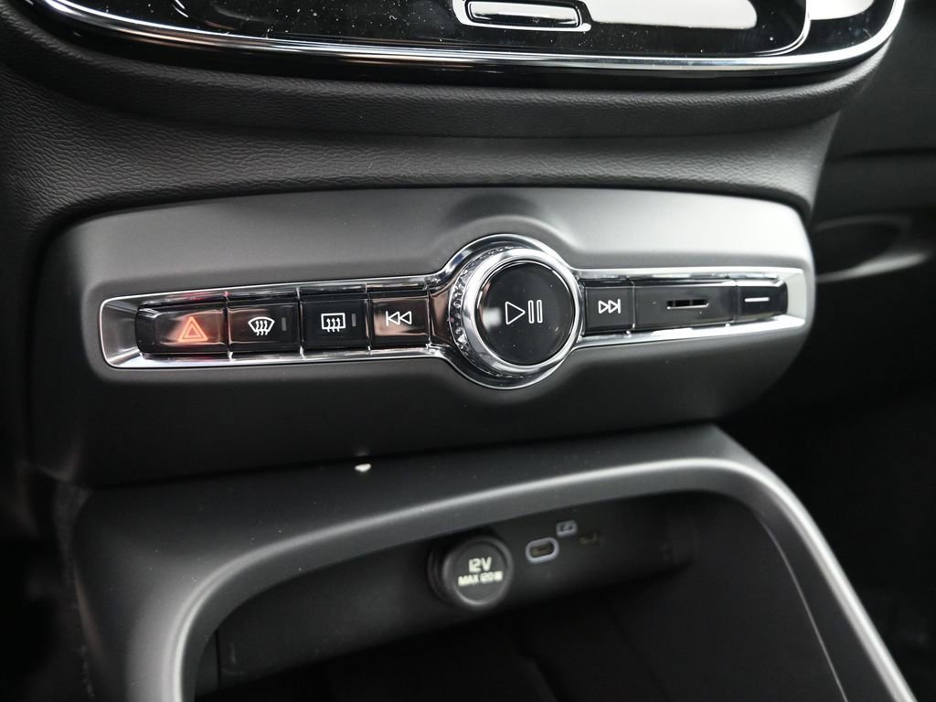 New 2026 Volvo XC40 B5 Core w/ Protection Package Premier AWD/4WD image 15