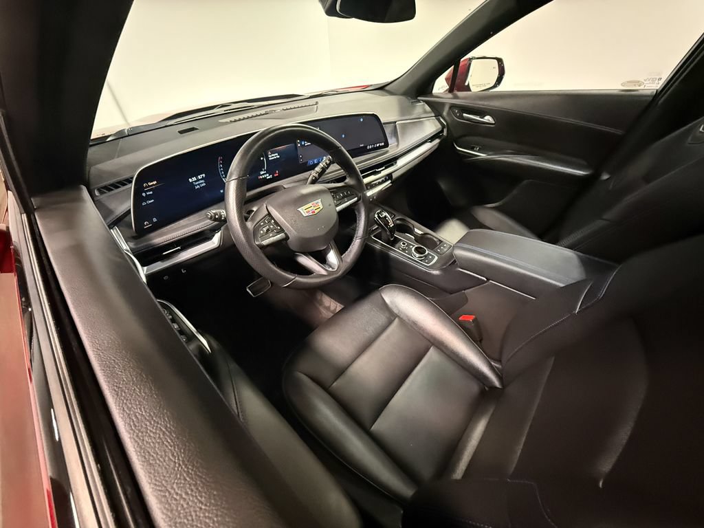 Used 2025 Cadillac XT4 Sport w/ LPO, Floor Liner Package AWD/4WD video 2