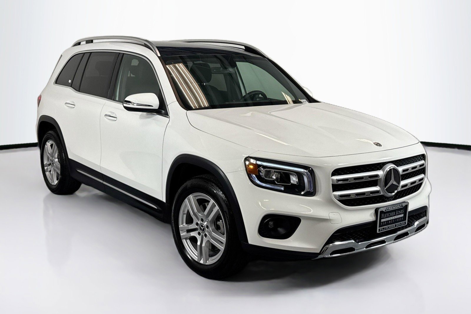 Certified 2023 Mercedes-Benz GLB 250 w/ Premium Package image 3