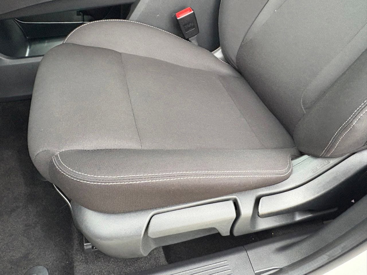 Used 2023 Nissan Rogue S AWD/4WD image 31