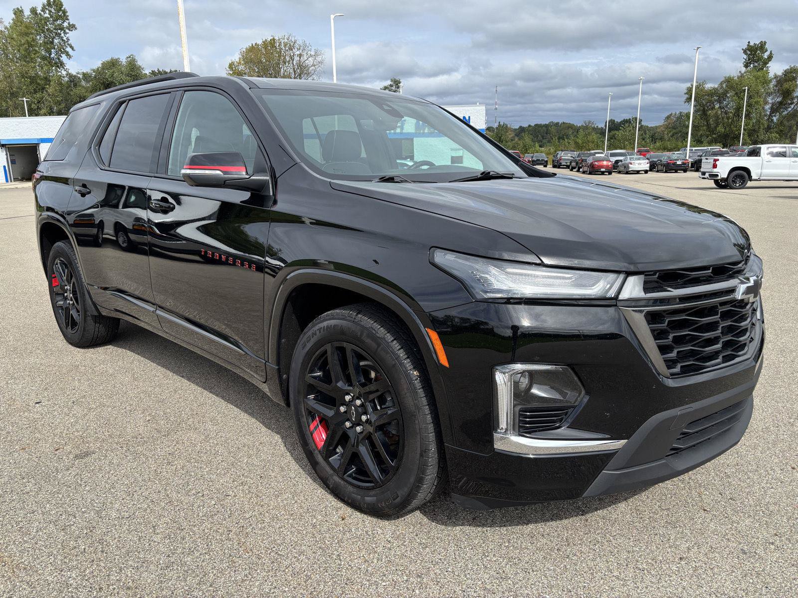Used 2023 Chevrolet Traverse Premier w/ Redline Edition AWD/4WD image 9