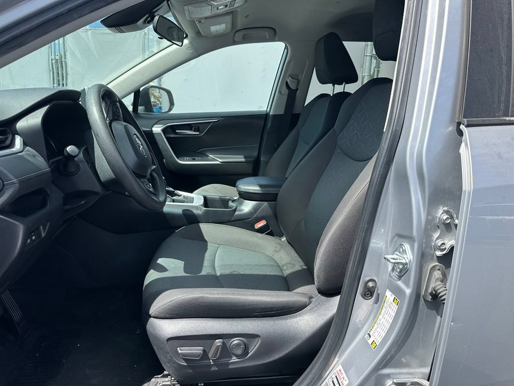 Used 2024 Toyota RAV4 XLE AWD/4WD image 11