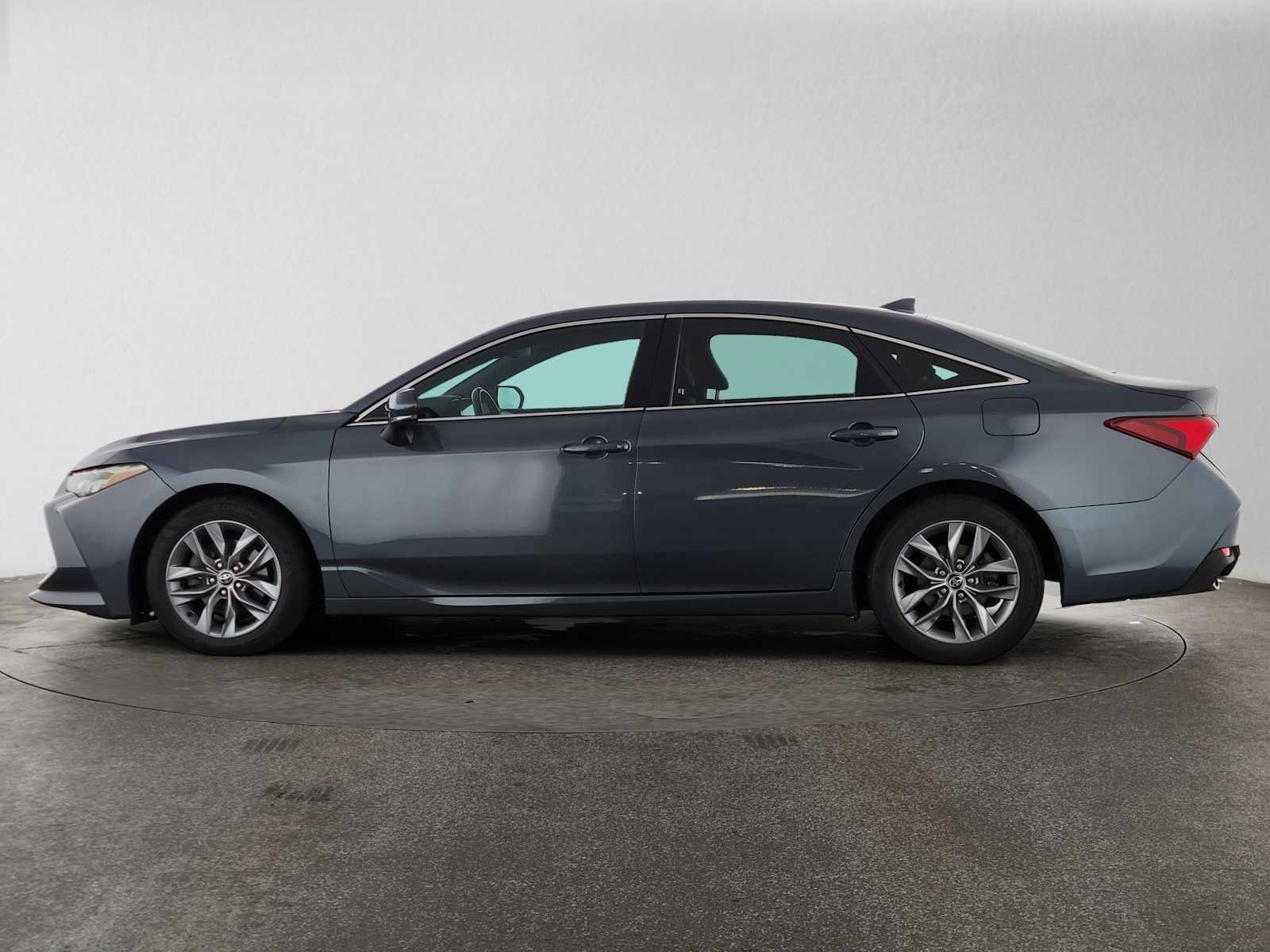 Used 2020 Toyota Avalon XLE w/ Carpet Mat Package FWD image 6