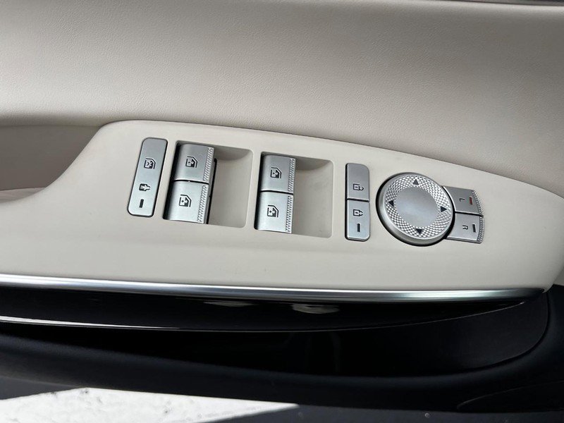 Used 2025 Genesis GV70 2.5T image 14