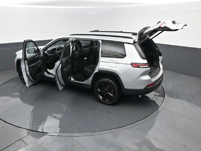 Used 2023 Jeep Grand Cherokee L Laredo AWD/4WD image 28