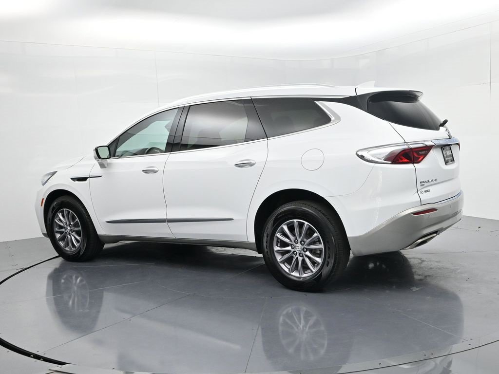 Used 2024 Buick Enclave Premium image 5