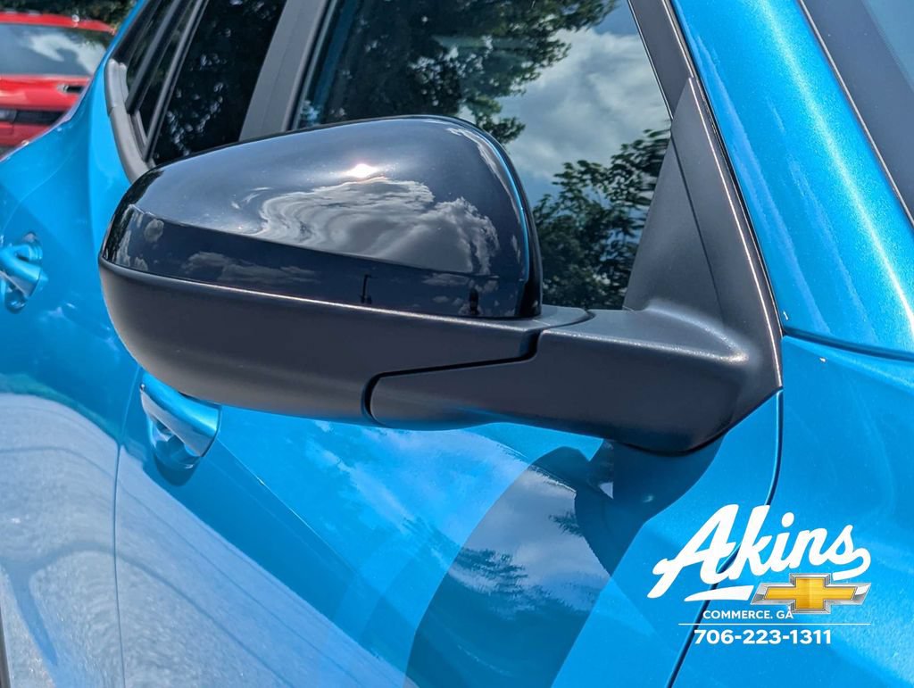 New 2026 Chevrolet Trax LT w/ Sunroof Package FWD image 11