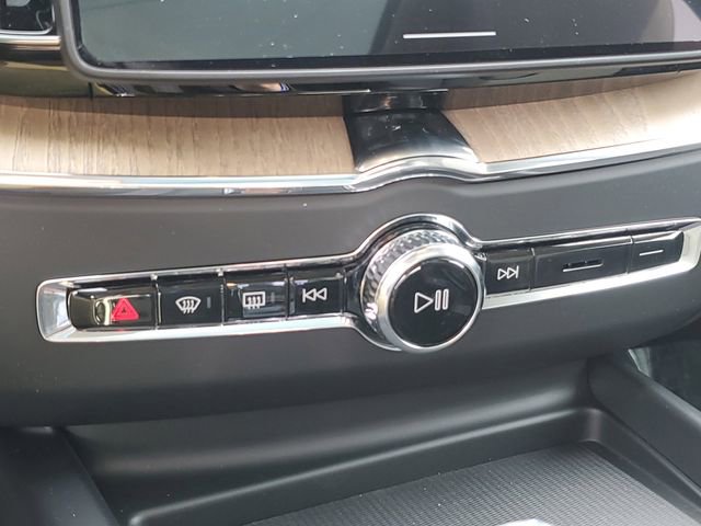 New 2026 Volvo XC60 B5 Plus w/ Protection Package Premier image 16