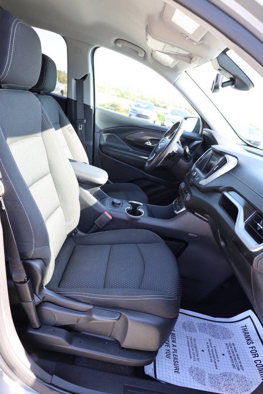 Used 2024 GMC Terrain SLE AWD/4WD image 15