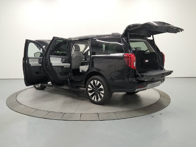 Used 2025 Ford Expedition Platinum w/ Driver's Package AWD/4WD image 14