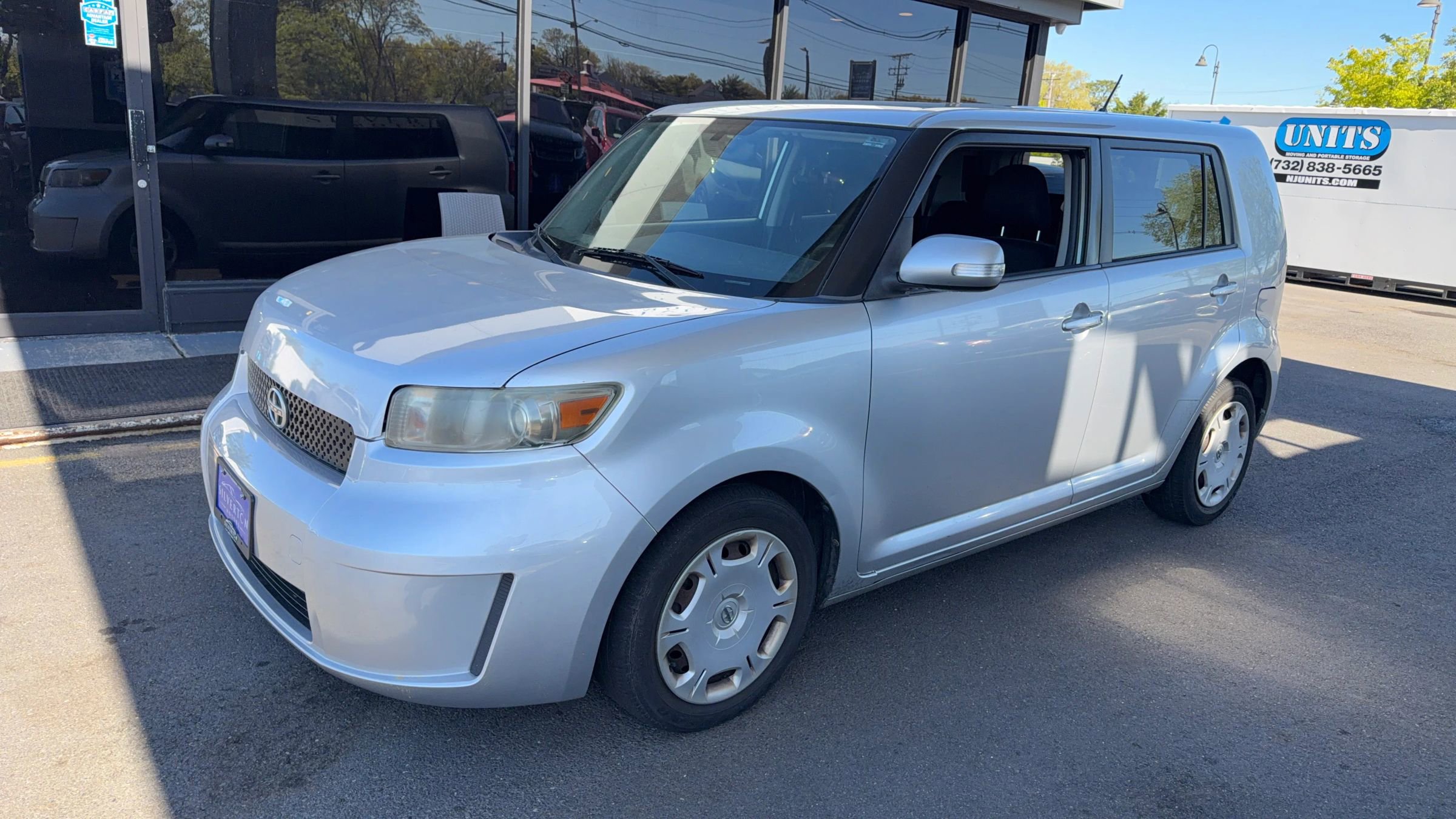 Used 2009 Scion xB FWD image 2