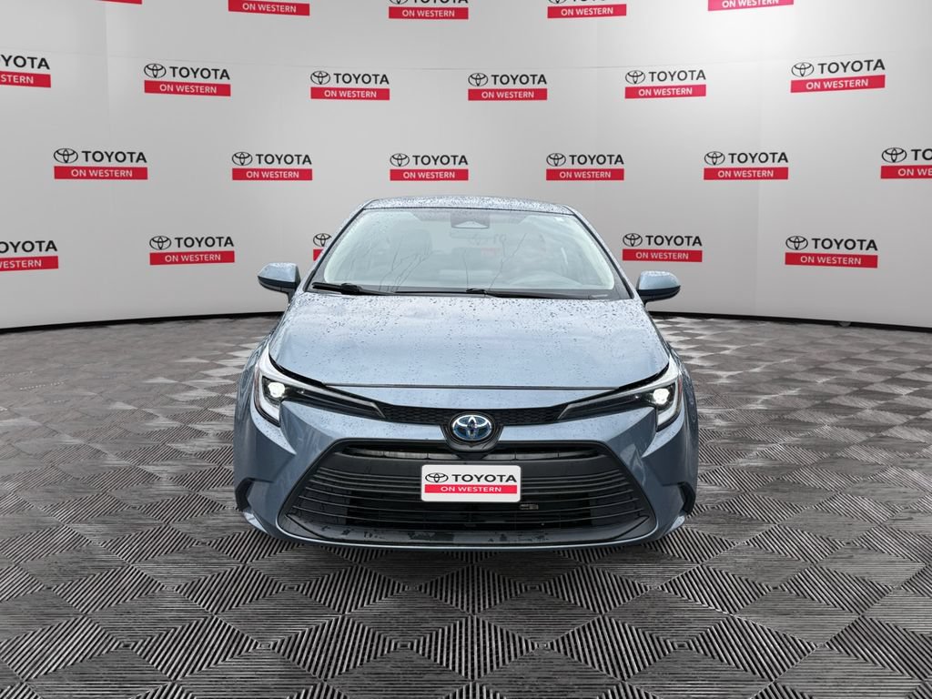 Used 2023 Toyota Corolla LE w/ LE Convenience Package FWD image 2
