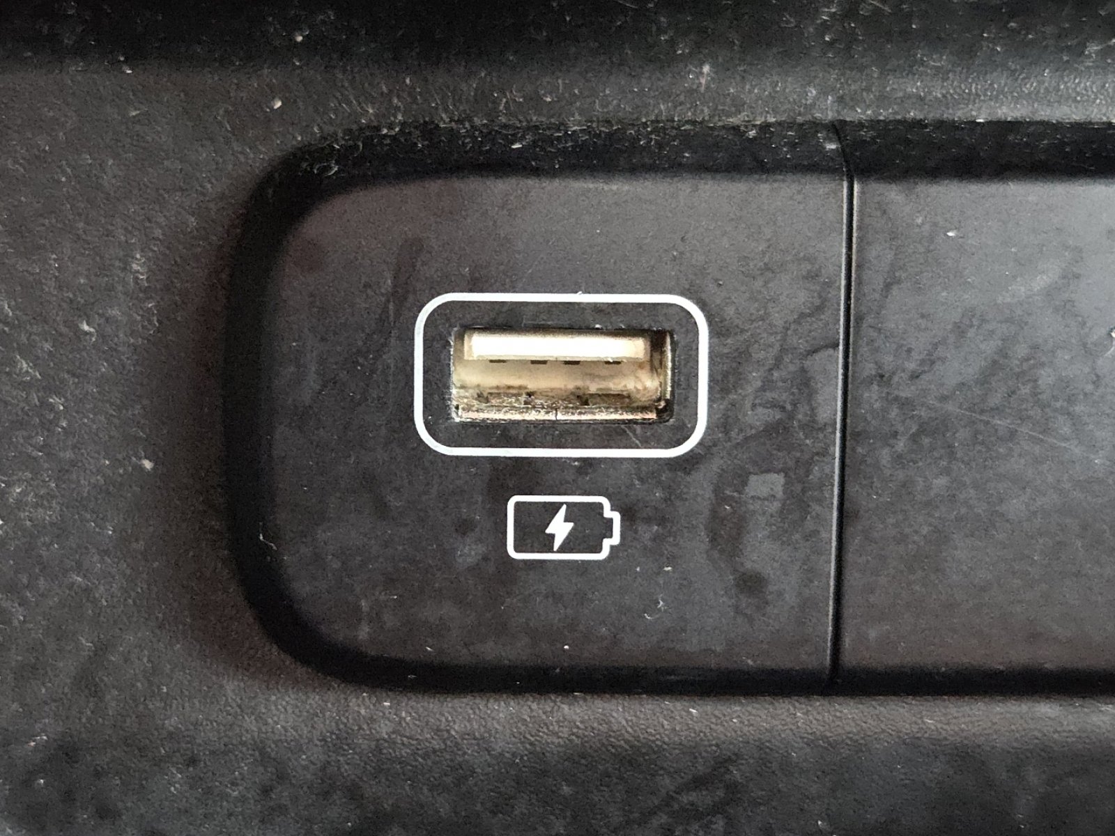 Used 2022 Kia Sorento LX FWD image 6
