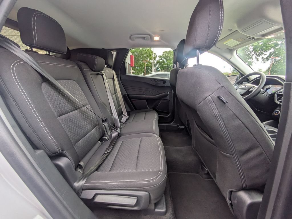 Used 2025 Ford Escape Active AWD/4WD image 29