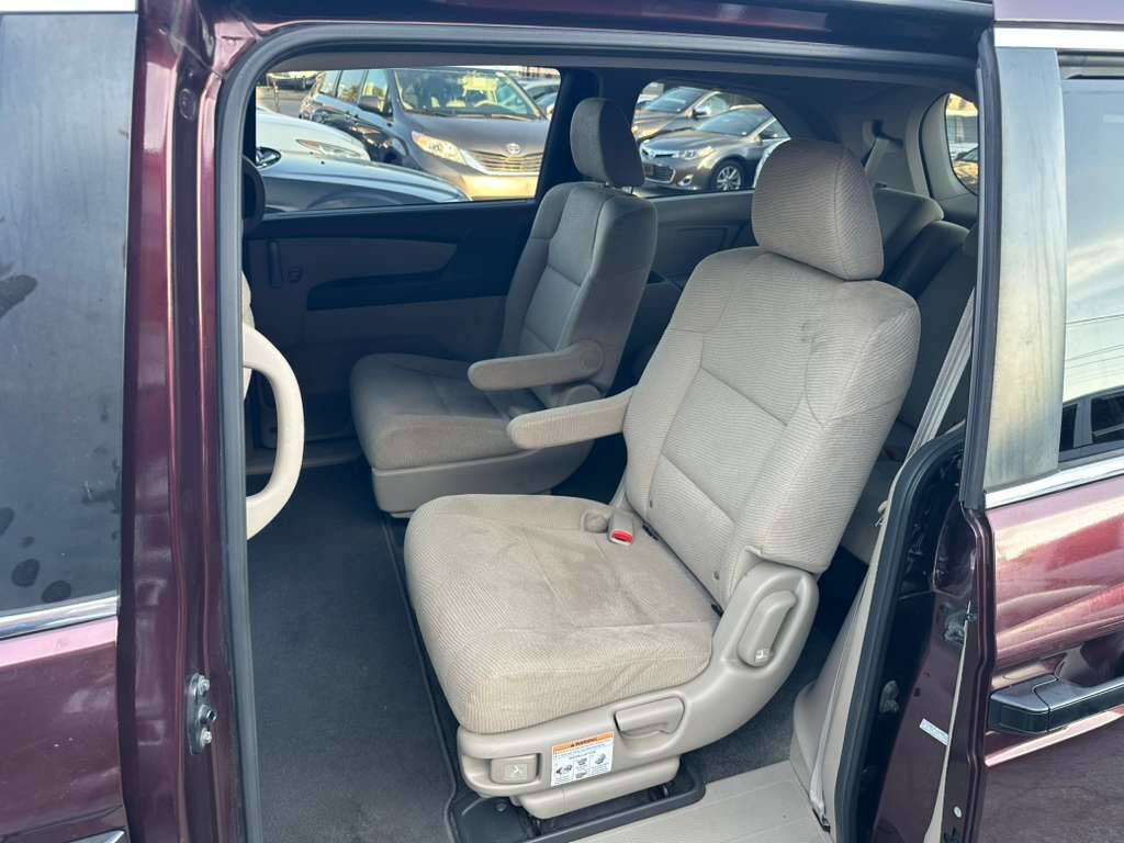 Used 2012 Honda Odyssey LX image 20