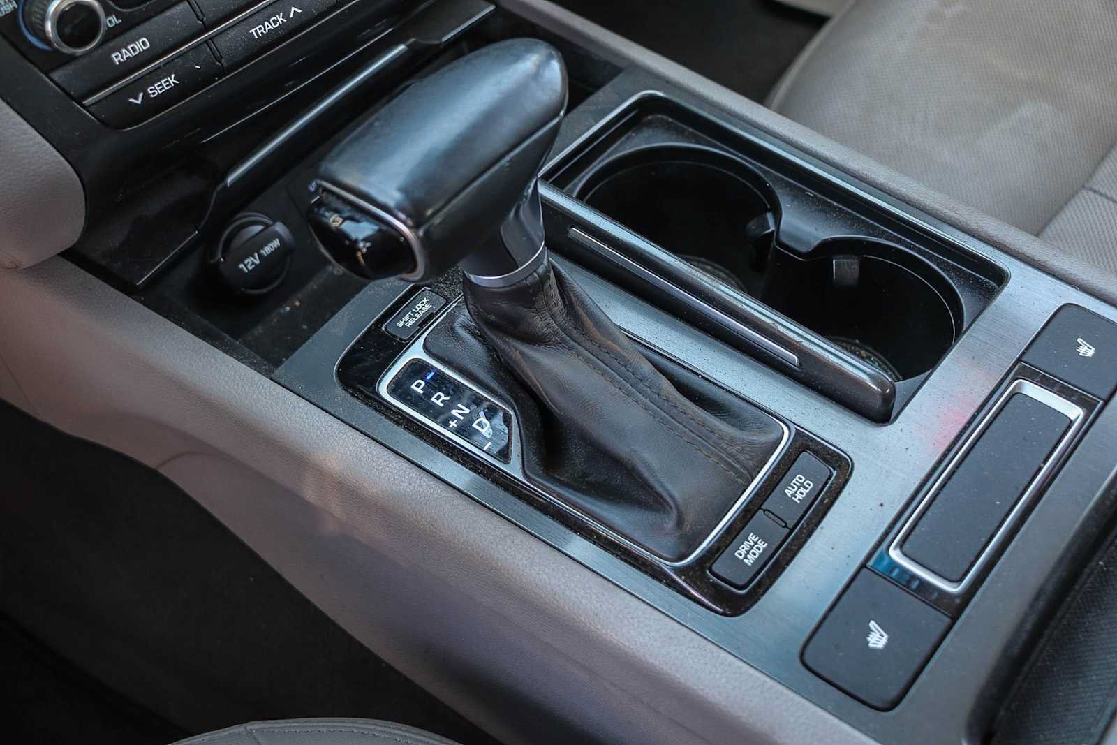 Used 2018 Genesis G80 3.8 RWD image 18