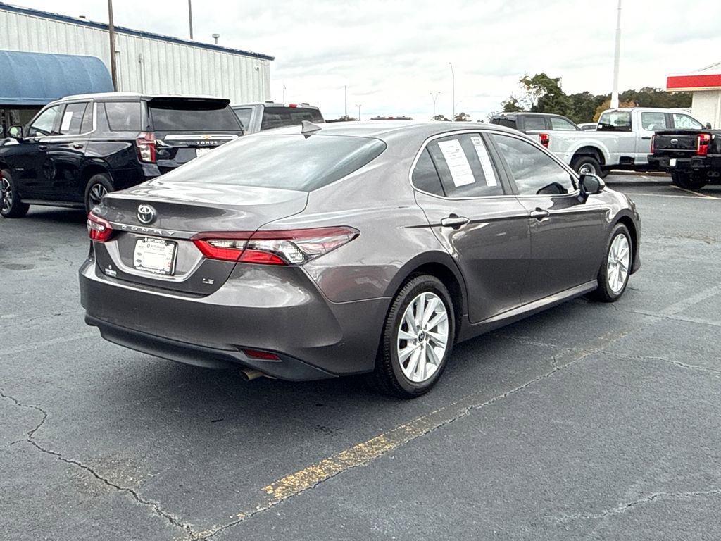 Used 2023 Toyota Camry LE image 3