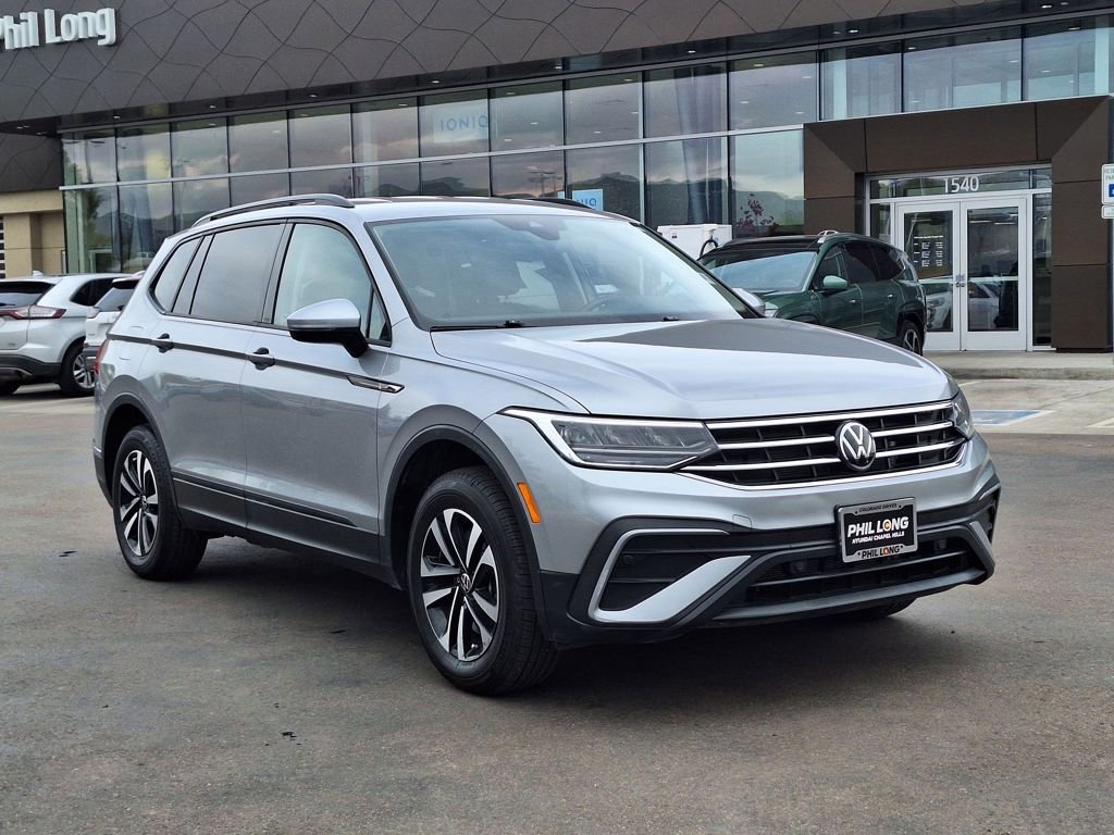 Used 2024 Volkswagen Tiguan S image 1