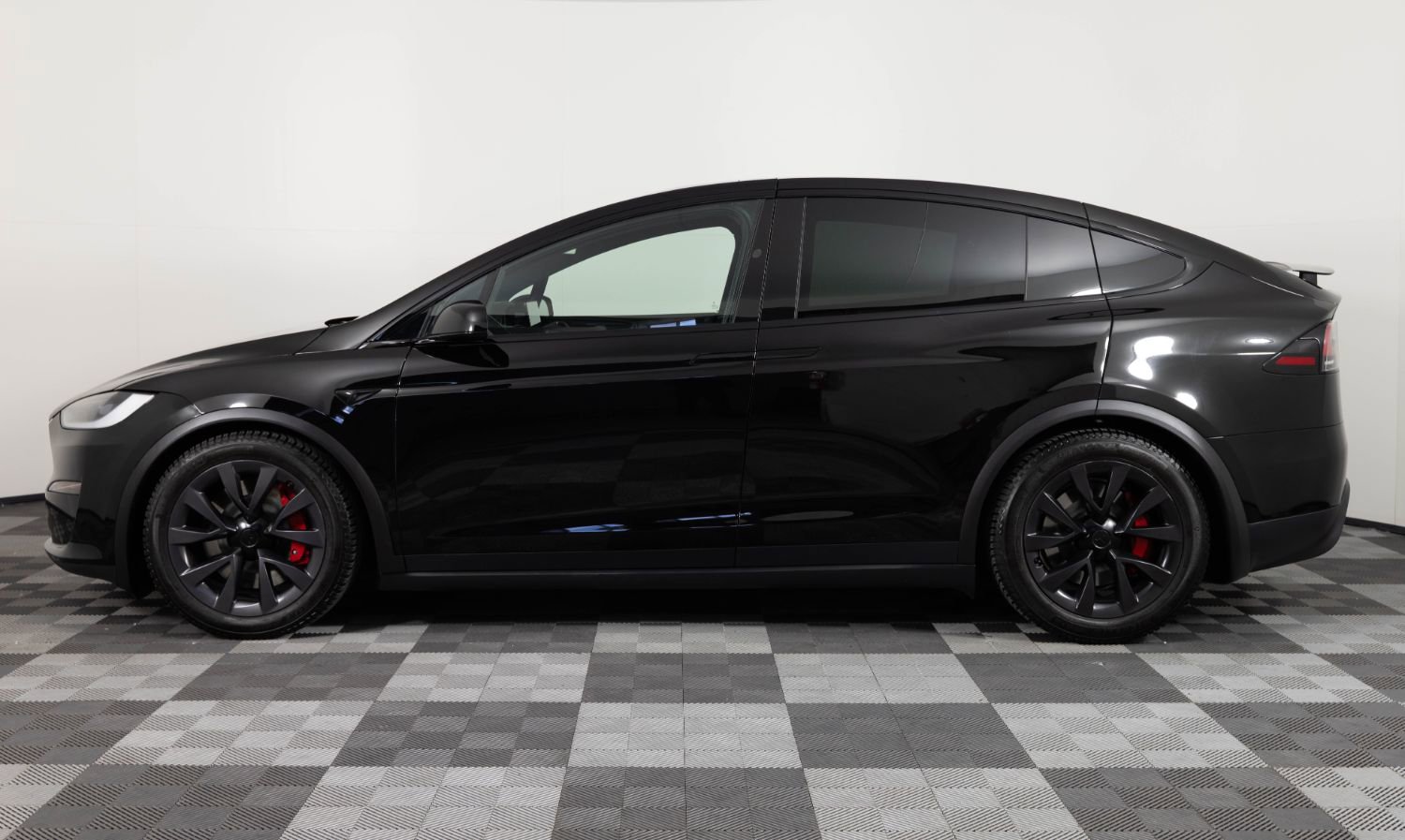 Used 2024 Tesla Model X Plaid AWD/4WD image 3