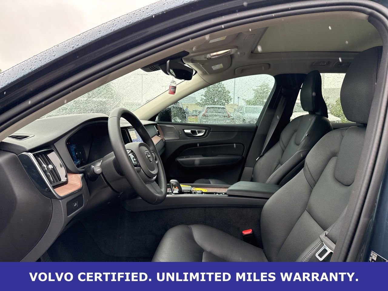 Certified 2024 Volvo XC60 B5 Plus w/ Climate Package AWD/4WD image 16