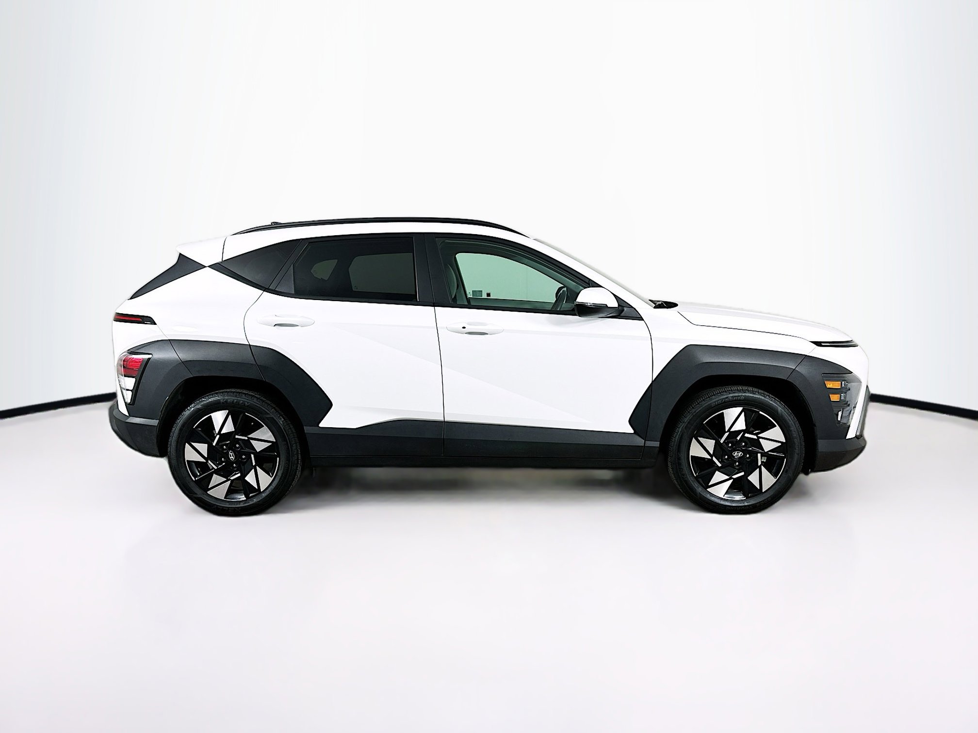 Used 2024 Hyundai Kona SEL image 10