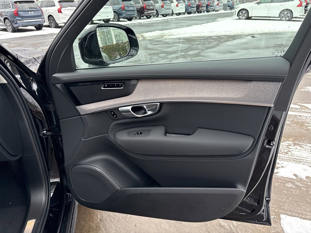 New 2026 Volvo XC90 T8 Ultra w/ Protection Package Premier image 40