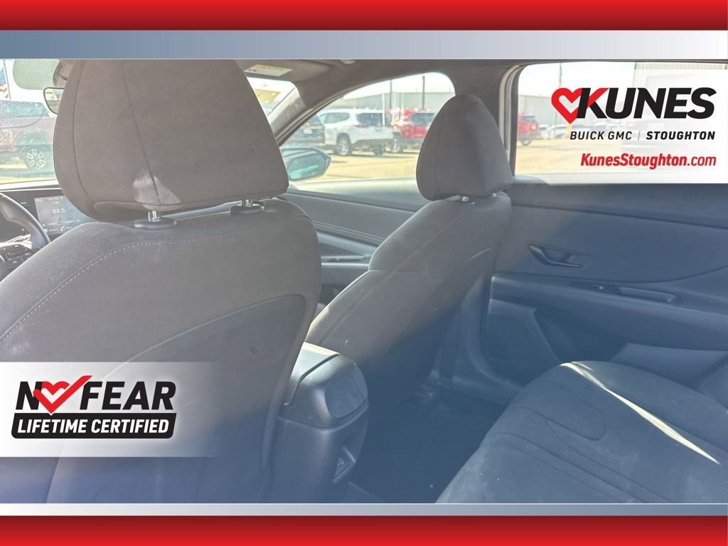Used 2025 Hyundai Elantra Sport FWD image 38