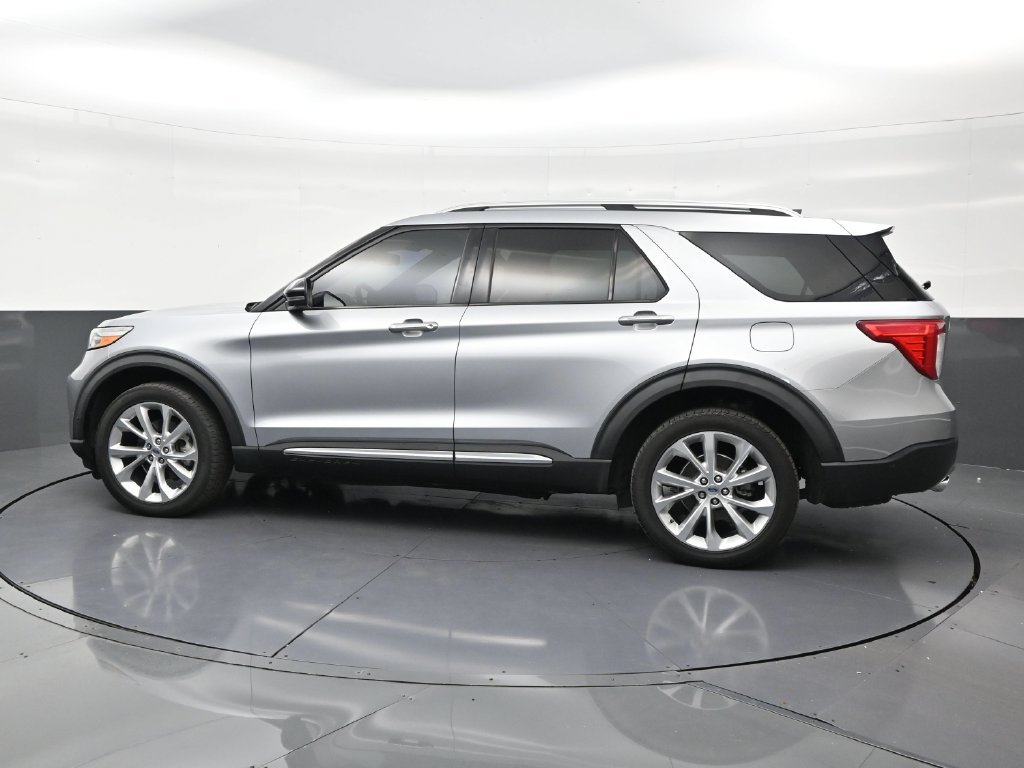 Used 2022 Ford Explorer Platinum w/ Equipment Group 601A AWD/4WD image 2