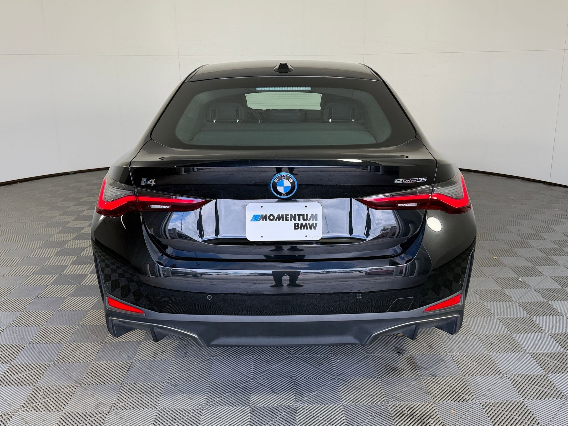 Used 2023 BMW i4 eDrive35 w/ Premium Package image 10