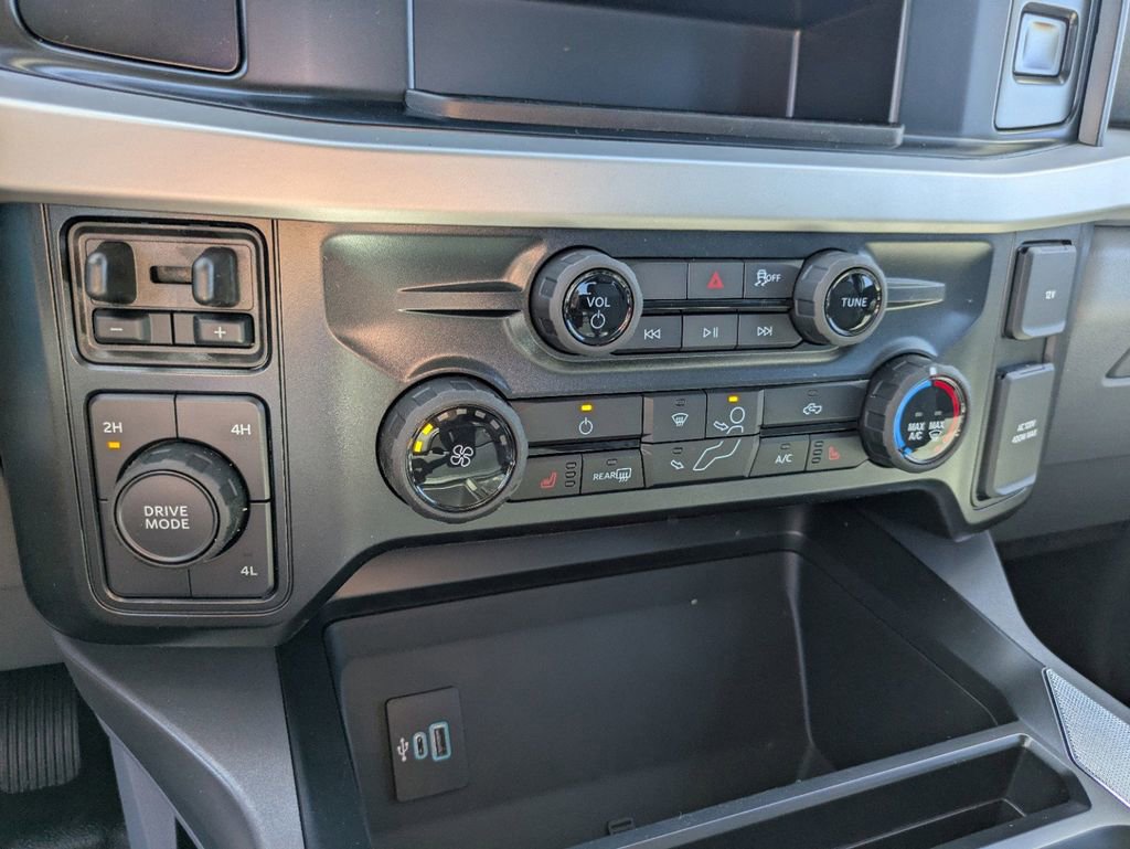 New 2025 Ford F450 XLT w/ XLT Value Package image 12