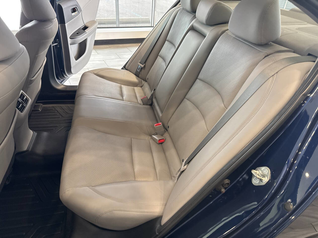 Used 2017 Honda Accord EX-L image 30