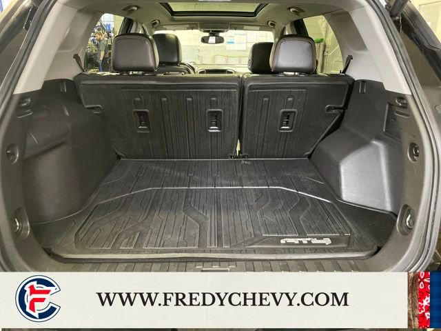 Used 2022 GMC Terrain AT4 w/ Tech Package image 24