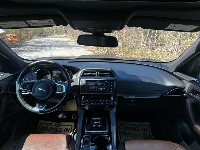 Used 2017 Jaguar F-PACE S image 24