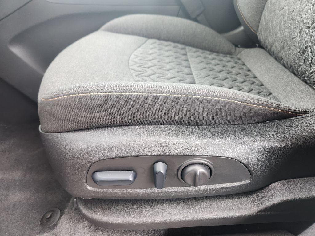 Used 2024 Chevrolet Equinox LT AWD/4WD image 15