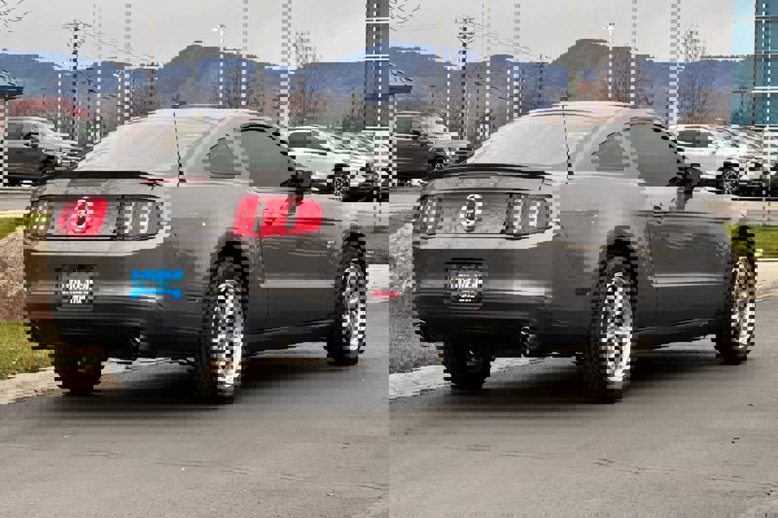 Used 2010 Ford Mustang GT image 2