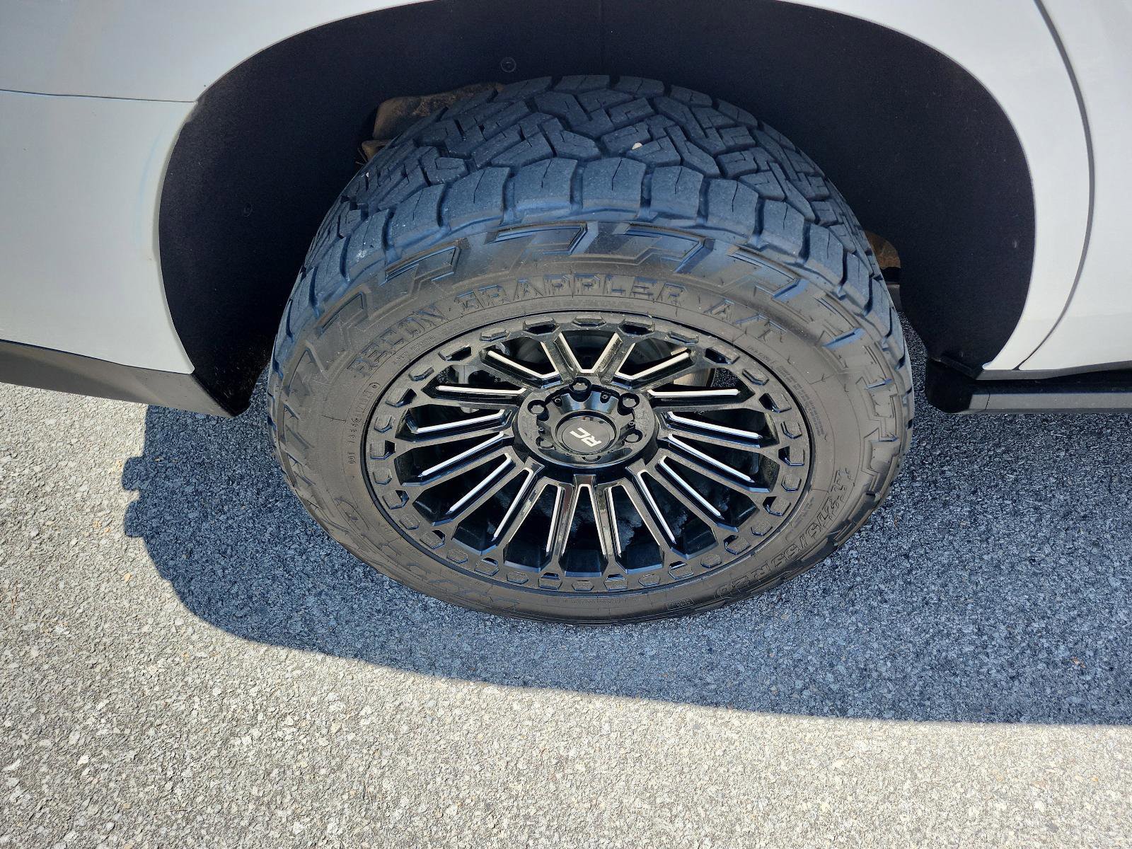 Used 2024 GMC Yukon Denali image 6