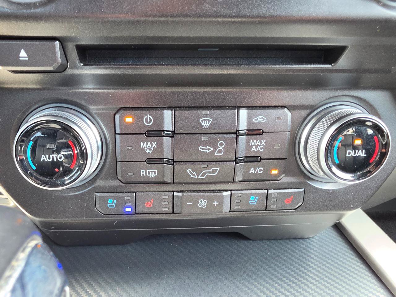 Used 2018 Ford F150 Lariat w/ Equipment Group 502A Luxury AWD/4WD image 26