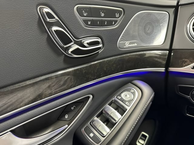 Used 2020 Mercedes-Benz S 560 Sedan image 16